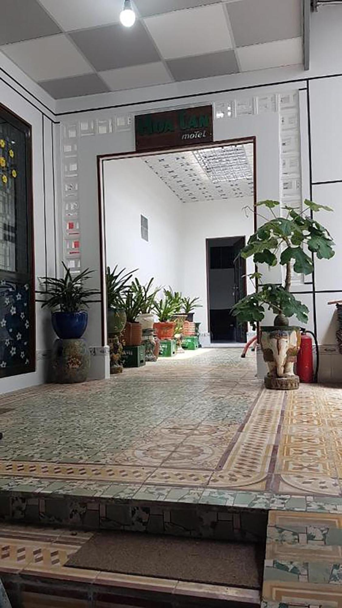 Hoa Lan Motel & Homestay Giong Tu Dien Bagian luar foto